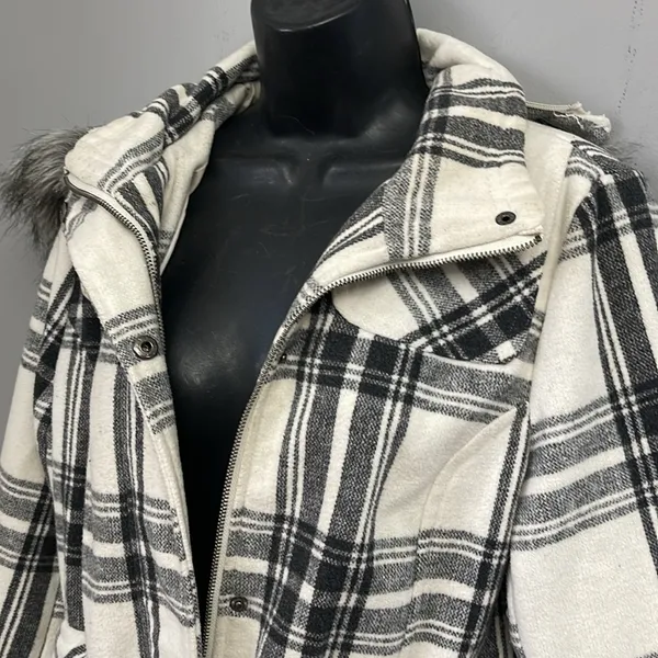 YMI Ladies Flannel Winter Coat wool blend size L - Image 2