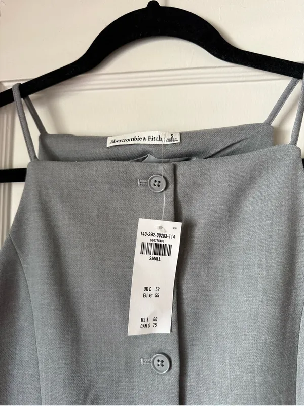 Abercrombie & Fitch Gray Button-Front Sleeveless Jumpsuit Top - Image 2