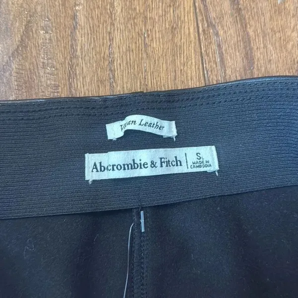 Abercrombie & Fitch NWT black vegan leather leggings size s - Image 5