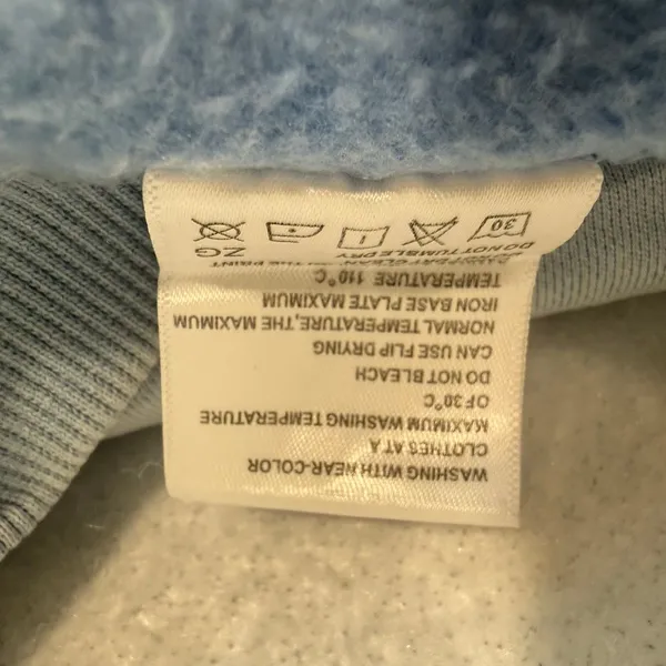 Cropped V-Neck Sweatshirt Women’s Small NEW light pastel Dusty Blue - Image 4