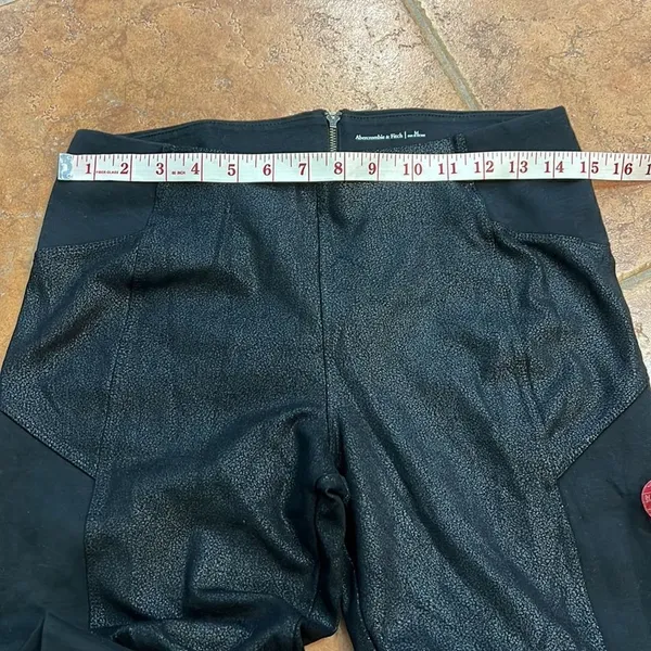 Abercrombie & Fitch stretchy Coated faux leather look leggings size M‎ - Image 7