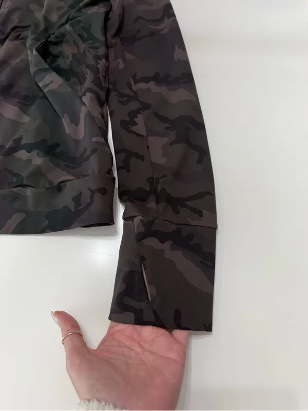 Fornia Camo Zip - Image 5