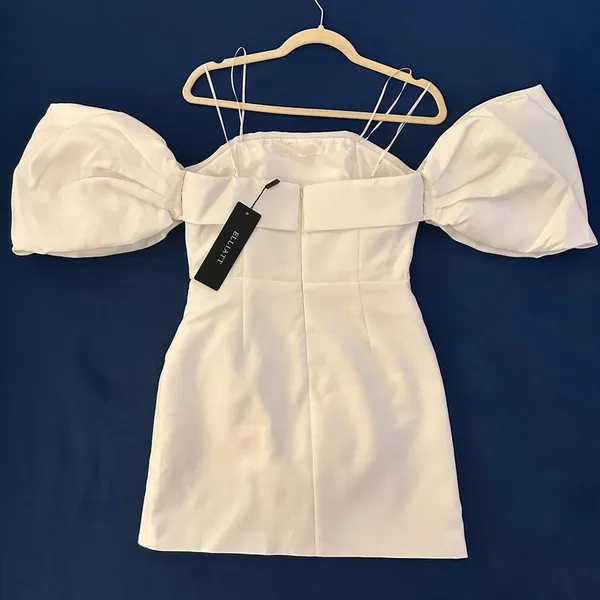 Elliatt *NWT* Palladium Mini Dress in Ivory with Puffy Sleeves - Image 3