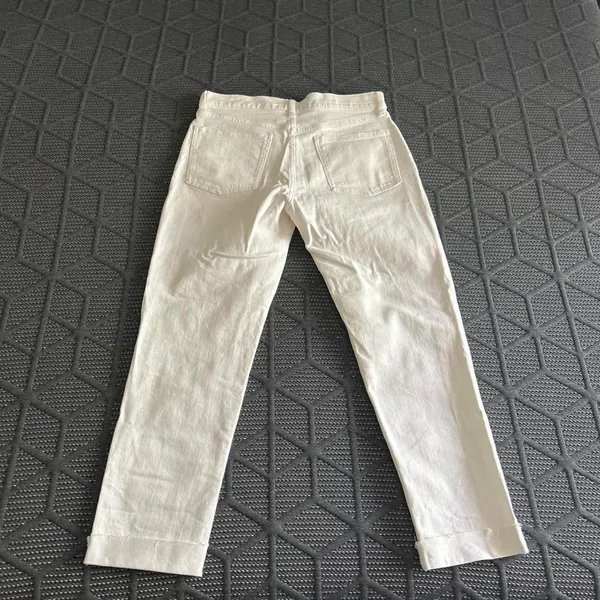 GAP Women’s size 27in Wide Straight Leg Jeans - Image 4