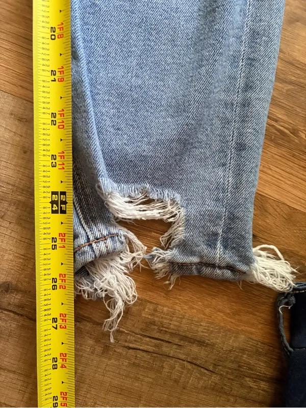 American Eagle Outfitter Light Wash High-Rise Ripped distressed Jeans Sz 4 denim - Image 12
