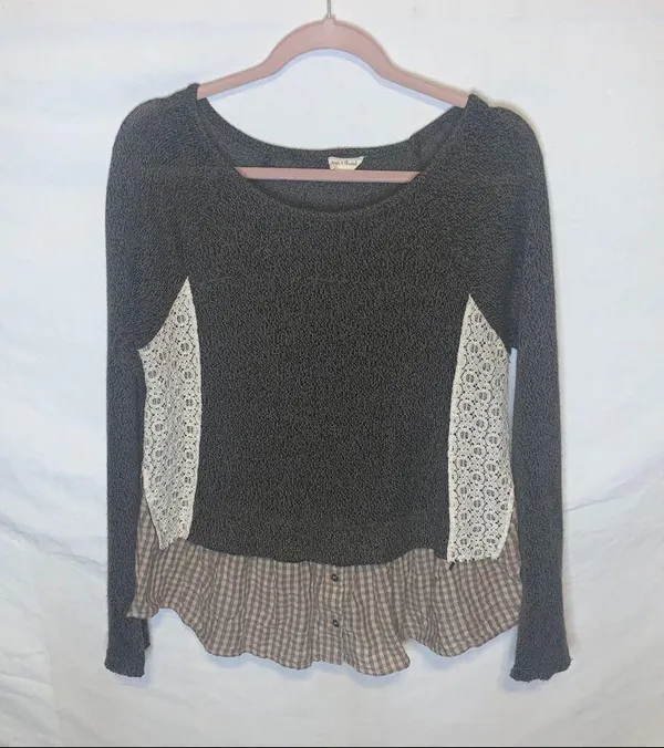 Hem and Thread Soft Lace and Plaid Blouse - Image 2
