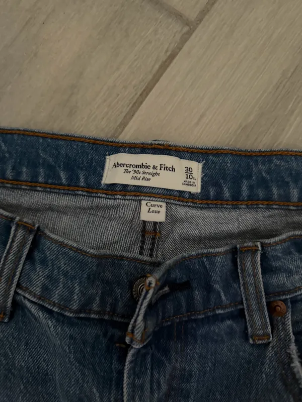Abercrombie Curve Love Ultra High Rise 90s Straight Jean - Image 2