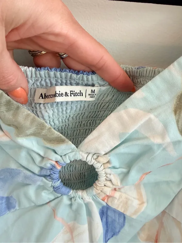 Abercrombie & Fitch Pastel Blue Floral Puff-Sleeve Crop Top - Image 5