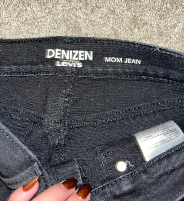 Levi's Denizen Mom Jeans - Image 3