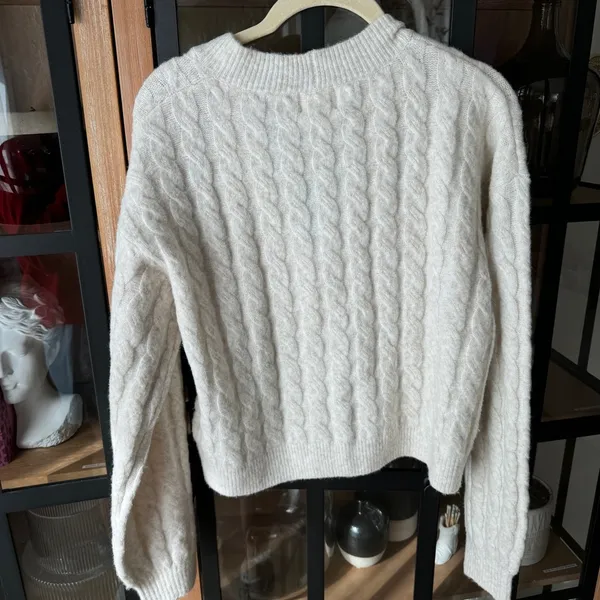 H&M wool chunky cableknit cardigan sweater beige oatmeal vneck button down - Image 4