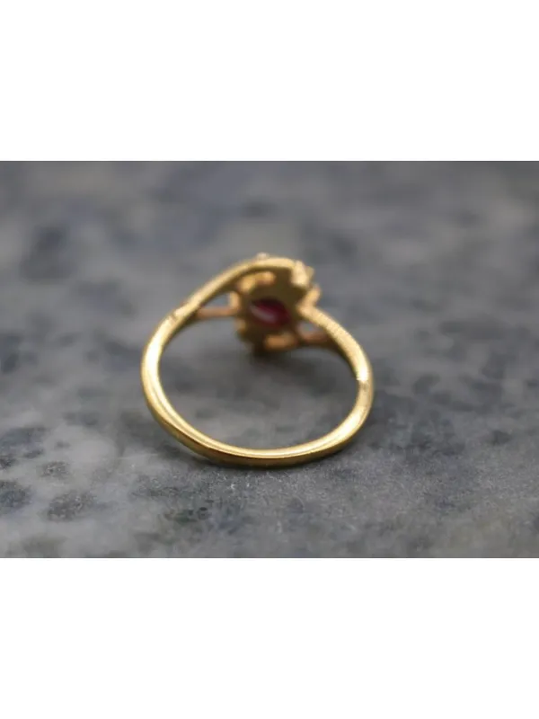 Amethyst Gemstone and Clear Rhinestones Ring Gold Tone Size 7.5 Elegant Dainty - Image 3