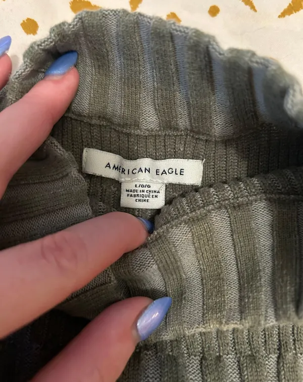 American Eagle Outfitters Sweater - Image 2