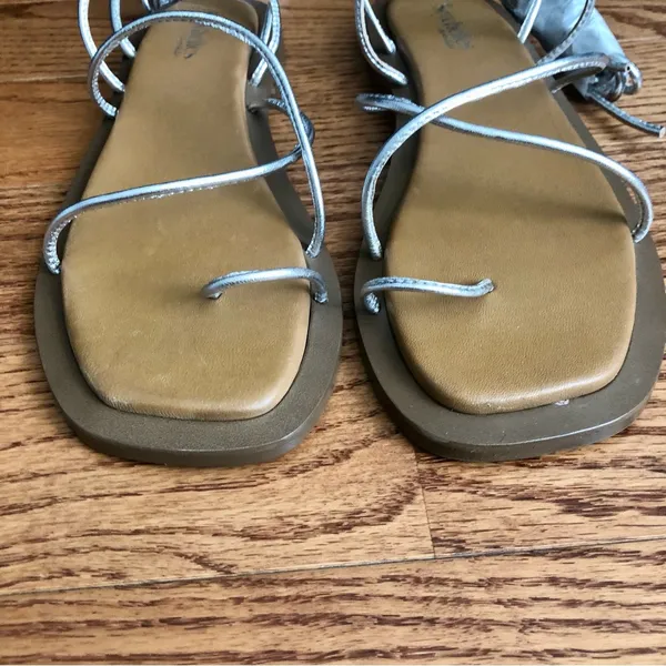 Seychelles Lilac Two Silver Metallic Leather Casual Sandals Women's Size 7.5 NWT - Image 7