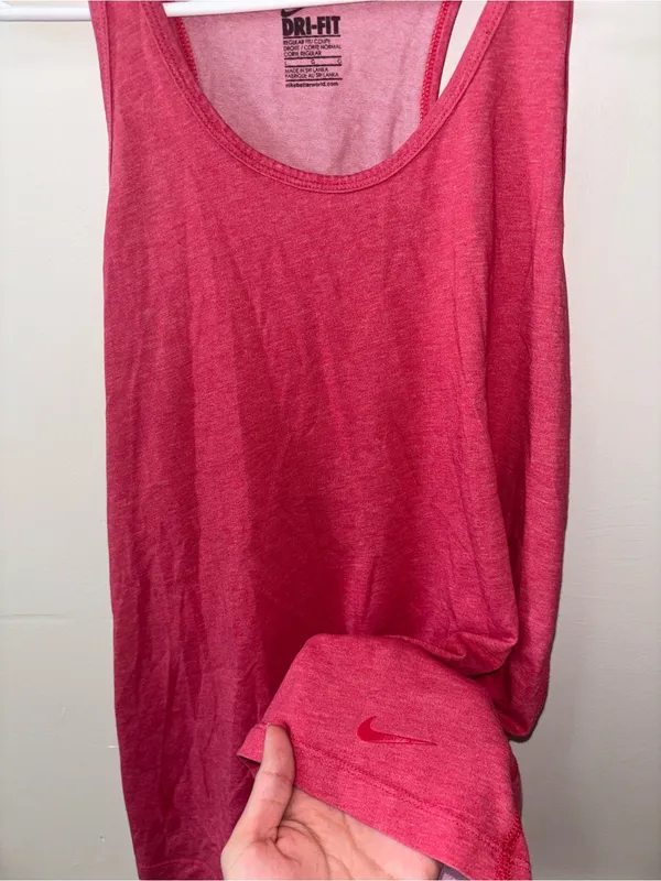 Nike Women's Hot Pink Racerback Tank Top - Image 3