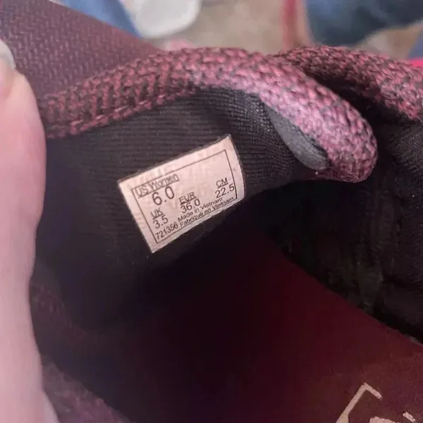 Vans Burgundy Women’s Woven Ultractive Shoes Size 6 EUC! 010‎ - Image 6