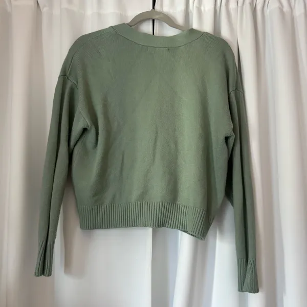 Forever 21 Sage Green V-Neck Button Cardigan Sweater Size Small - Image 2