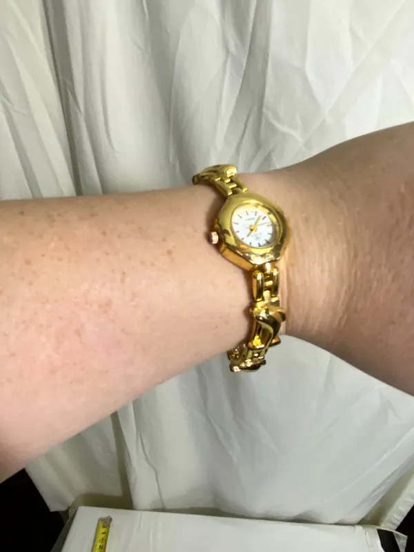 Almas Dolphin Link Bracelet Watch Gold Tone Quartz Womens Novelty Dolphin Watch - Image 6