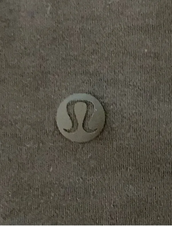 Lululemon shirt - Image 5