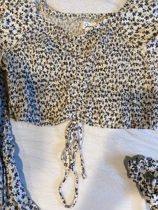 Two Piece Outfit Size M - Image 2