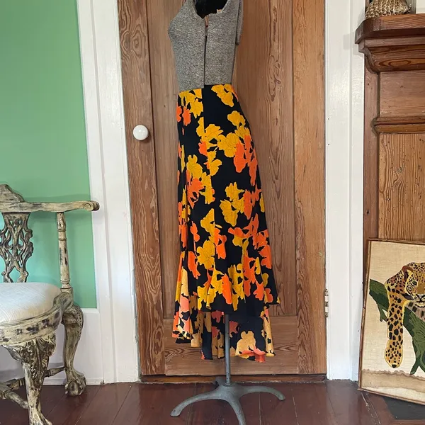 NWT Topshop Floral Asymmetrical Faux Wrap Midi Skirt Black Orange Size 10 💛🍄 - Image 4
