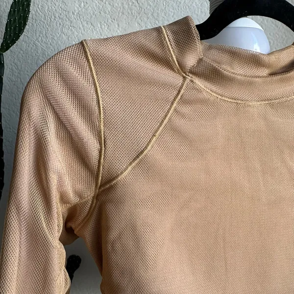 Alo Yoga Tan Textured Tulle Longsleeve - Image 3