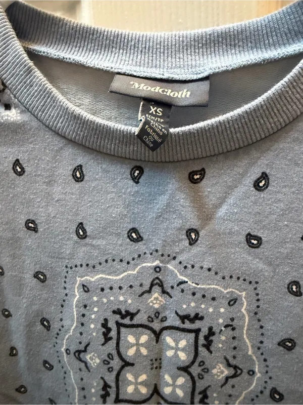 ModCloth Light Blue Bandana-Print Crewneck Sweater size XS - Image 2