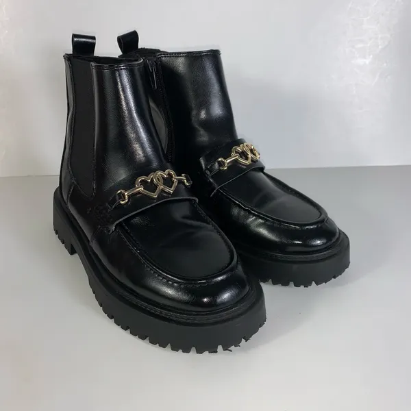 Zara patent finish chelsea ankle booties with heart chain detail 36 EU, 5.5 US - Image 7