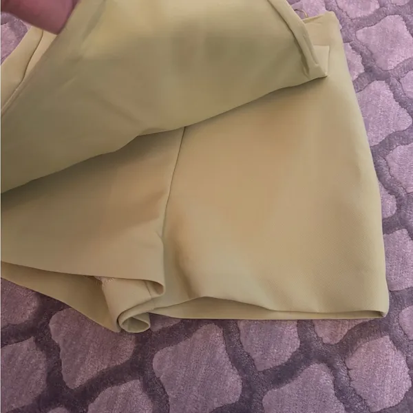 Never worn Lime green Zara skort - Image 3