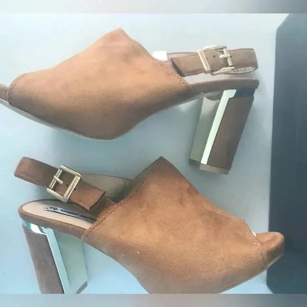 NIB!Spirit Moda Tan -Peek toe -gold back heel Chucky shoes size 9 - Image 6