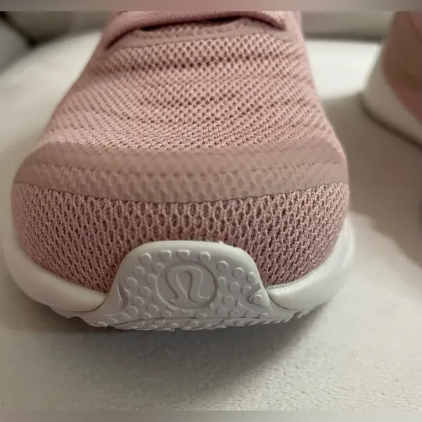 Lululemon NIB Blissfeel Run 2 Women's Pink Running Shoes 8.5 - Image 9