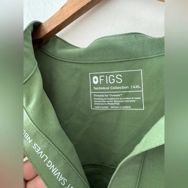 FIGS Technical Collection Rafaela Oversized‎ Green Scrub Top 4X - Image 5