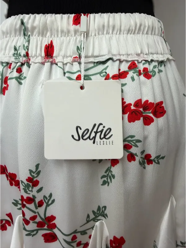 Selfie Leslie White Floral Skirt - Image 4