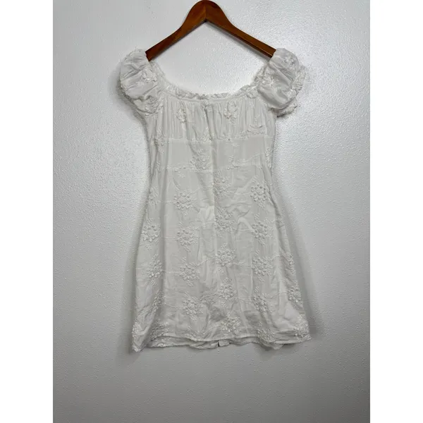 Kourt White Embroidered‎ Mini Dress Size Small - Image 2