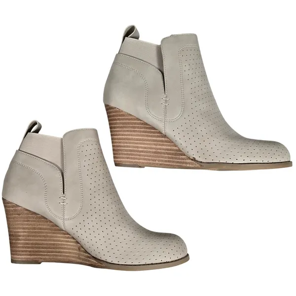 DV by Dolce Vita Gerdy Beige‎ Perforated Wedge Booties Womens 9 Vegan Leather - Image 4