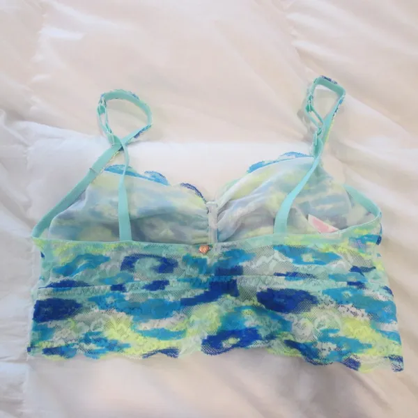 Victoria's Secret PINK Lacy Bralette - NWOT - Size Medium - Image 2
