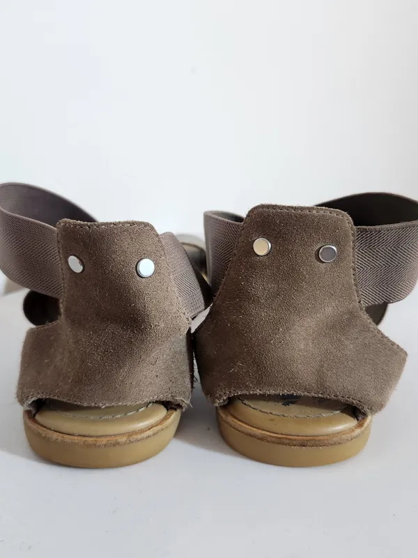 Sorel Ella Brown and Gold Slip On Sandals Leather and Elastic Straps Size 9.5 - Image 4