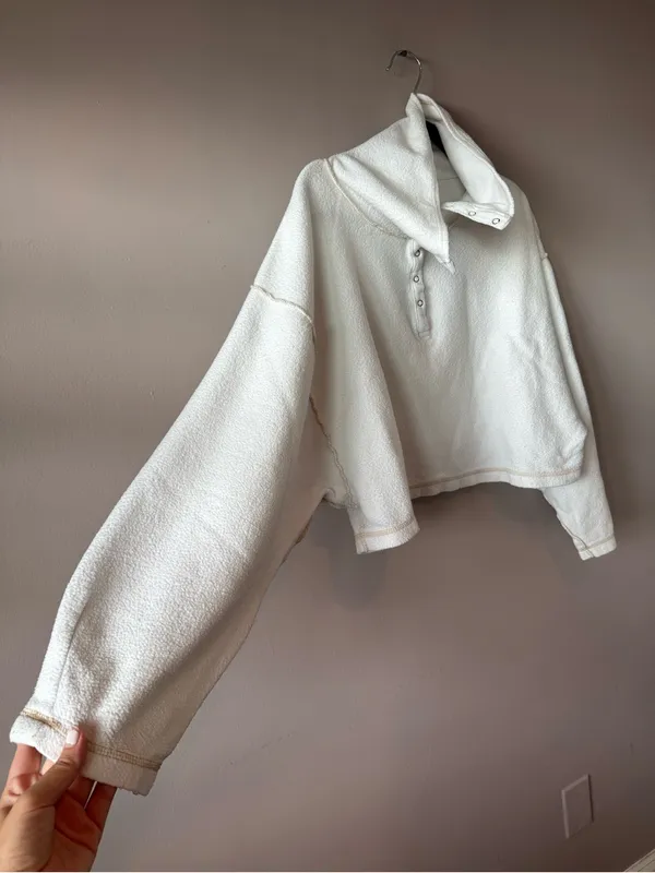 Urban Outfitters Out From Under Women’s Half Snap High Neck White Fleece Small - Image 4