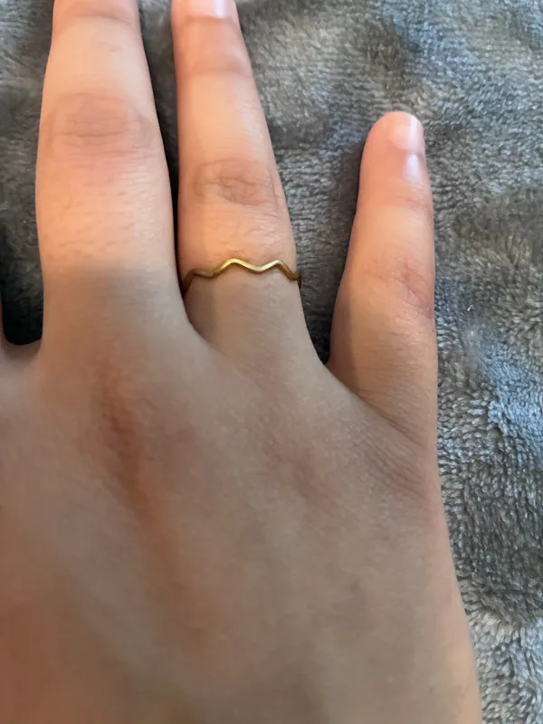 Classic Gold Simple Dainty Squiggle Wave Ring Band, size 6-6.5 - Image 2