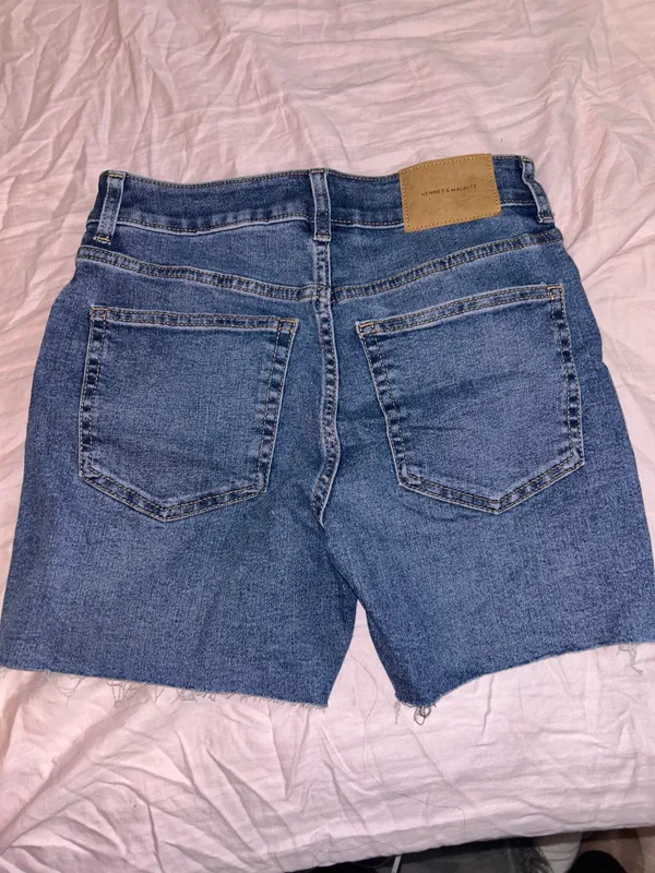 Jean Shorts Size 4 - Image 2