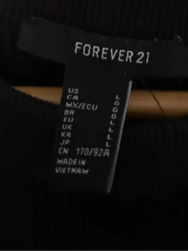 💥 Forever 21 Black Ribbed Knit Cropped Tank - Image 3