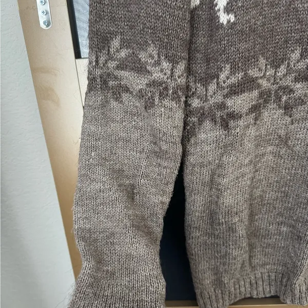 Gesvages Women’s Brown&Cream Reindeer Sweater One Size - Image 3