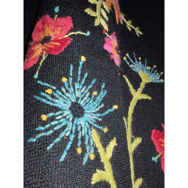 Double D Ranch Black Embroidered Floral Maxi Skirt Lace Hem size Medium - Image 3