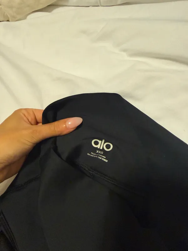 Alo Yoga Leggings - Image 2