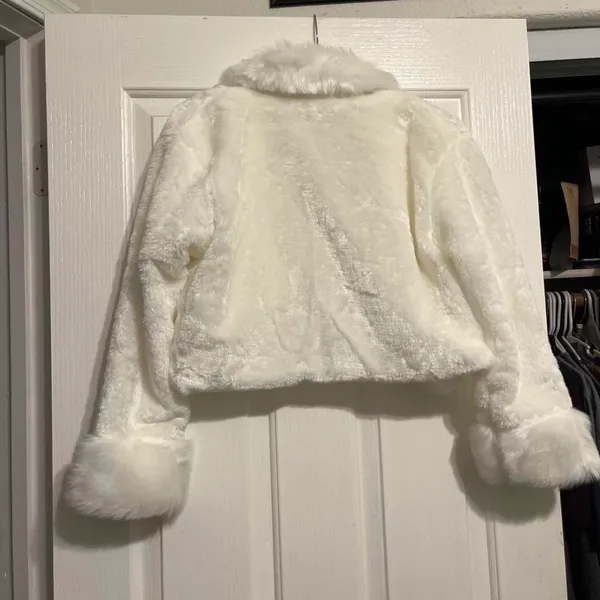 JJ's House fur coat - Image 2