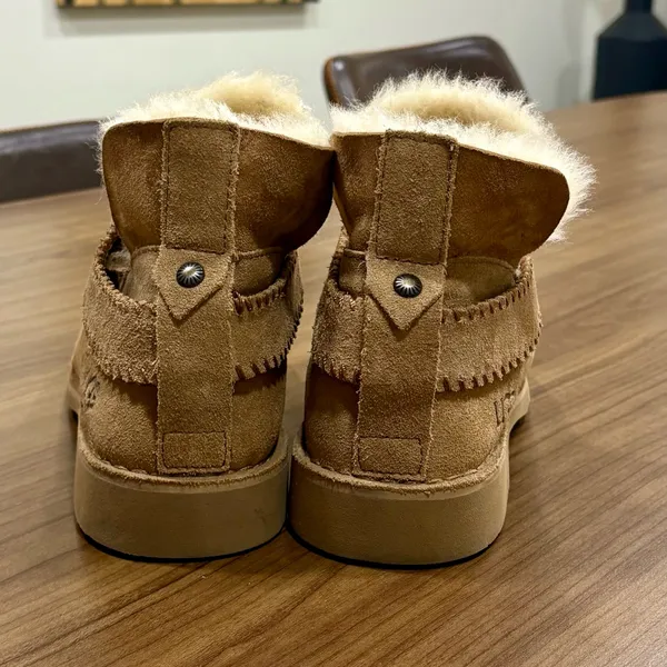 UGG McKay Chestnut Suede Shearling Ankle Boots Booties Women’s Size 9 EUC - Image 5