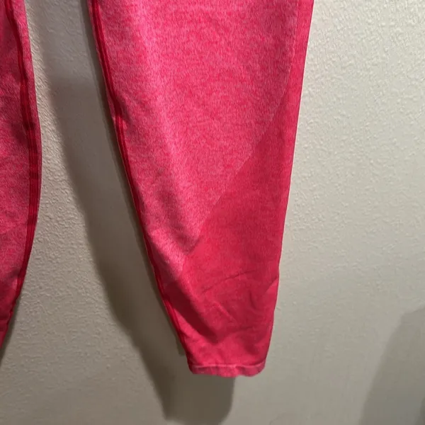 Pink Victoria’s Secret size large seamless leggings - Image 6