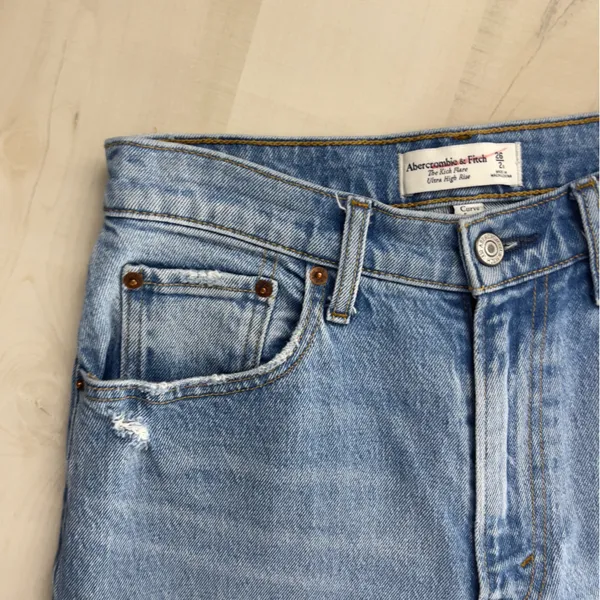 ABERCROMBIE & FITCH curve love the kick flare ultra high rise jeans 26 2 SHORT - Image 2
