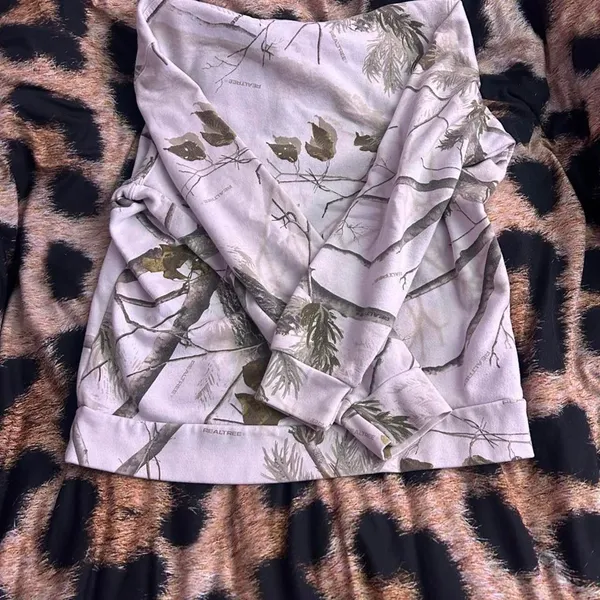 Realtree Women's multi Hoodie - Image 3
