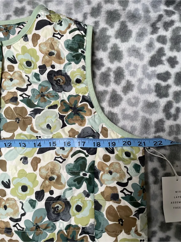 Quilted Floral Green Brown floral packable vest youth XXL nwt - Image 5