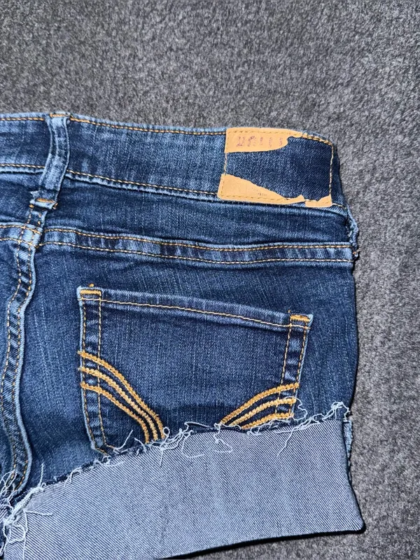 Hollister Low Rise Micro Mini Jean Booty Shorts Dark Wash Denim Sz 24 y2k grunge - Image 3